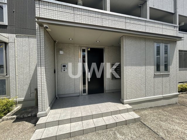 セジュール芹川のエントランス