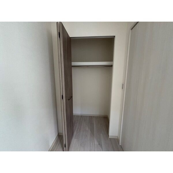 京都市南区東九条北松ノ木町の賃貸マンションの収納