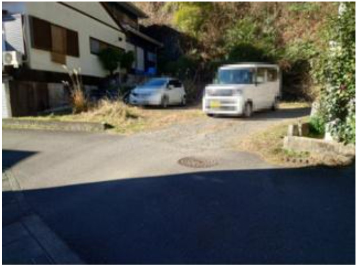 【前面道路含む現地写真】の画像