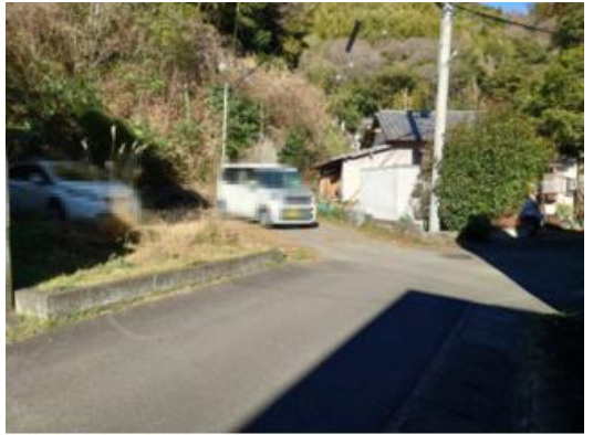 売土地　静岡市葵区大岩３丁目の前面道路含む現地写真|約8.9mのゆとりある間口が魅力。建物や駐車スペースの配置も検討しやすい売土地です。