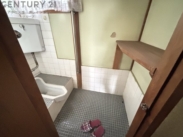 シンプルで使いやすいトイレです♪