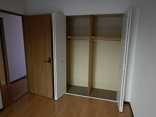 神戸市東灘区岡本８丁目の賃貸マンションの収納