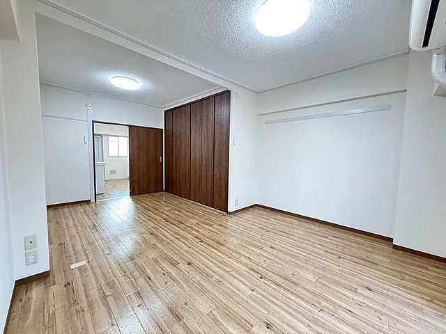神戸市東灘区田中町４丁目の賃貸マンションの居間・リビング