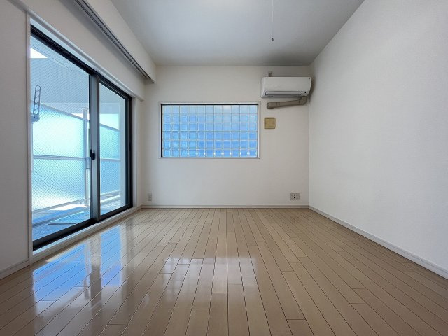 神戸市中央区元町通６丁目の賃貸マンションの居間・リビング
