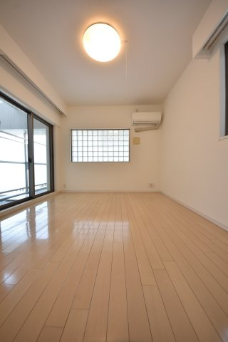 神戸市中央区元町通６丁目の賃貸マンションの居間・リビング