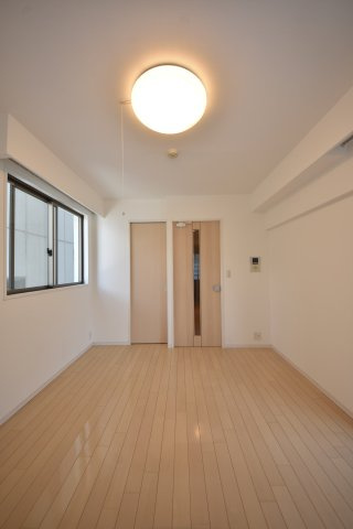 神戸市中央区元町通６丁目の賃貸マンションの居間・リビング