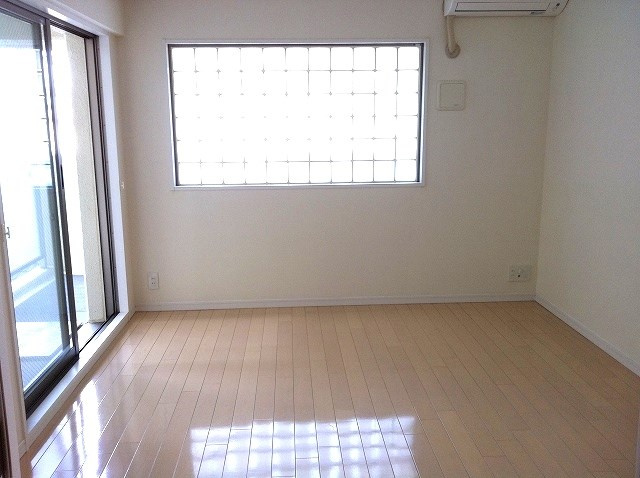 神戸市中央区元町通６丁目の賃貸マンションの居間・リビング