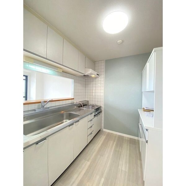 西宮市広田町の賃貸マンションのキッチン
