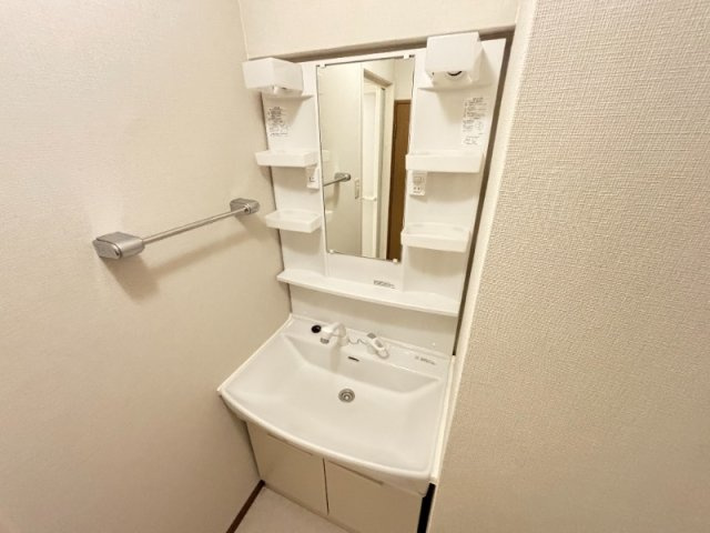 芦屋市伊勢町の賃貸マンションの洗面所