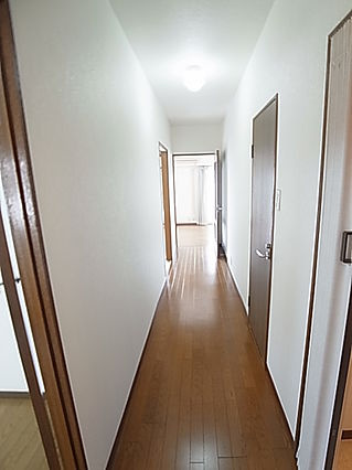 神戸市東灘区住吉山手２丁目の賃貸マンションの居間・リビング