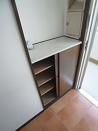 神戸市東灘区住吉山手２丁目の賃貸マンションの収納