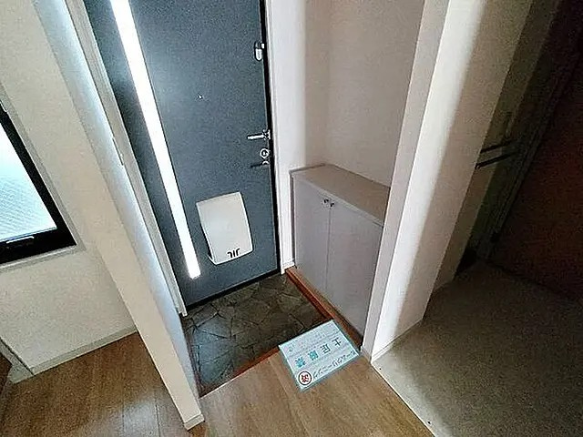 神戸市東灘区本山中町２丁目のアパートの玄関