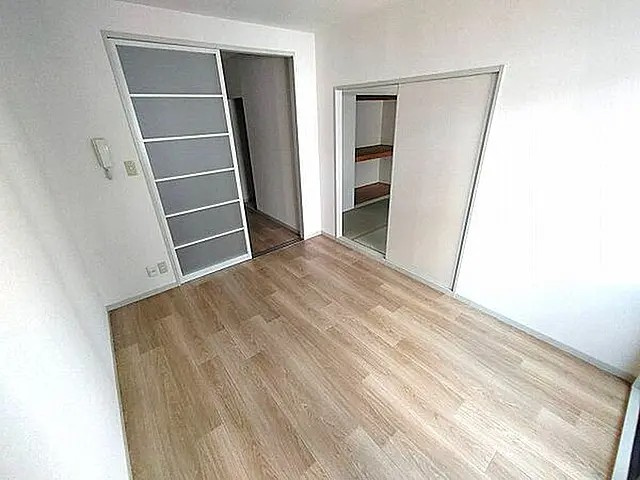 神戸市東灘区本山中町２丁目のアパートの居間・リビング