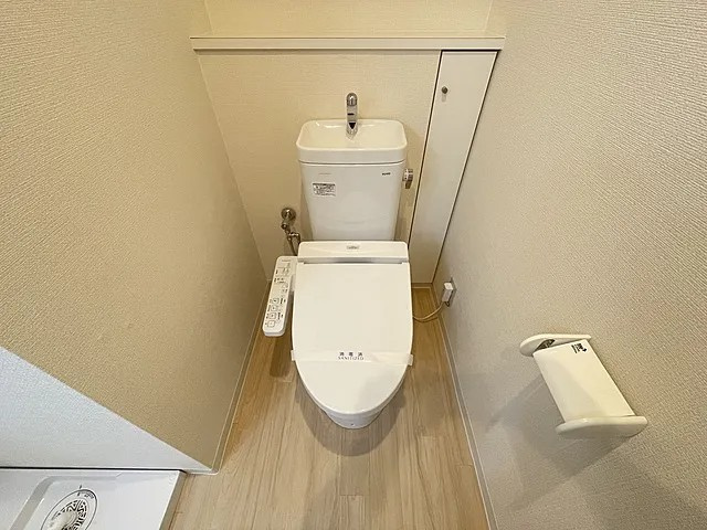 神戸市東灘区向洋町中１丁目の賃貸マンションのトイレ
