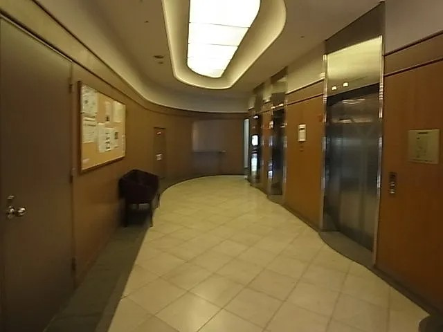 神戸市東灘区向洋町中１丁目の賃貸マンションのロビー
