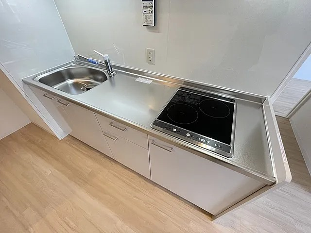 神戸市東灘区向洋町中１丁目の賃貸マンションのキッチン