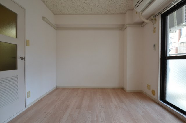 神戸市中央区相生町４丁目の賃貸マンションの居間・リビング