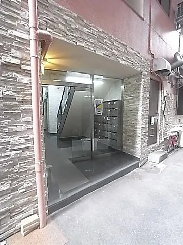 神戸市中央区下山手通４丁目の賃貸マンションのエントランス