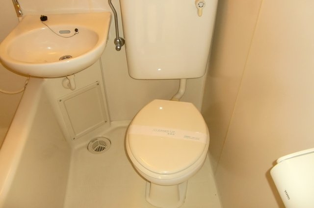 神戸市灘区友田町１丁目の賃貸マンションのトイレ