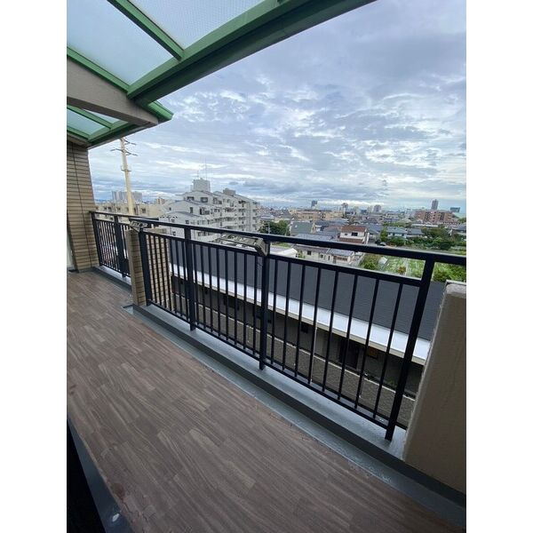 西宮市広田町の賃貸マンションのバルコニー