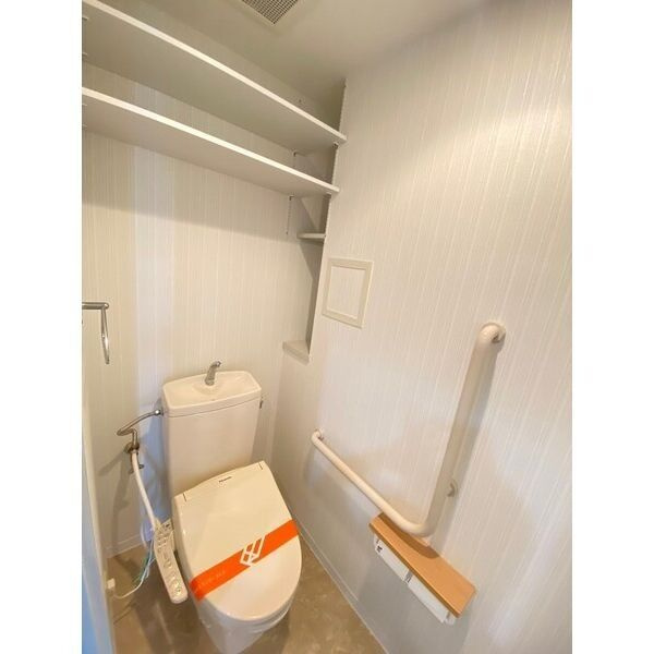 西宮市広田町の賃貸マンションのトイレ