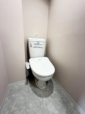 神戸市中央区割塚通４丁目の賃貸マンションのトイレ