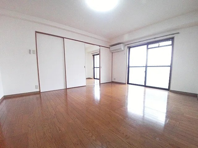 神戸市東灘区御影本町３丁目の賃貸マンションの居間・リビング