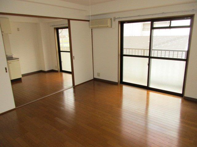 神戸市東灘区御影本町３丁目の賃貸マンションの居間・リビング