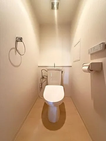 芦屋市親王塚町の賃貸マンションのトイレ