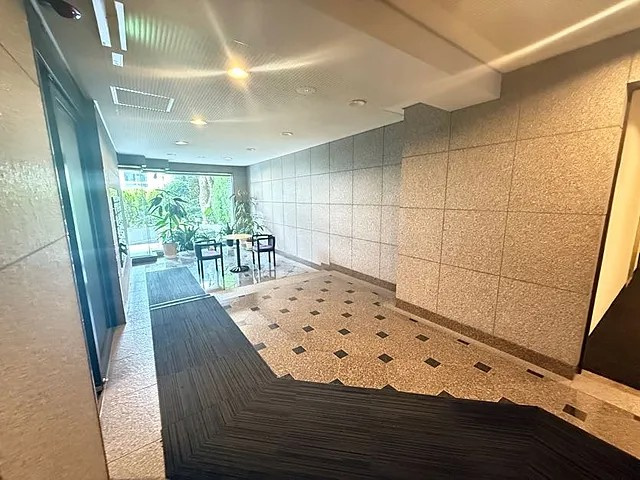 芦屋市親王塚町の賃貸マンションのロビー