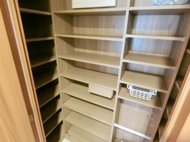 神戸市中央区海岸通６丁目の賃貸マンションの収納