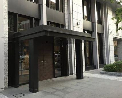 神戸市中央区海岸通６丁目の賃貸マンションのエントランス