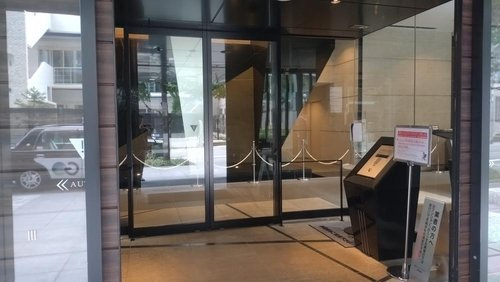 神戸市中央区海岸通６丁目の賃貸マンションのエントランス