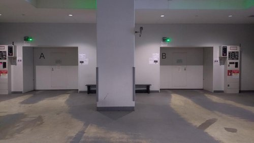 神戸市中央区海岸通６丁目の賃貸マンションの駐車場