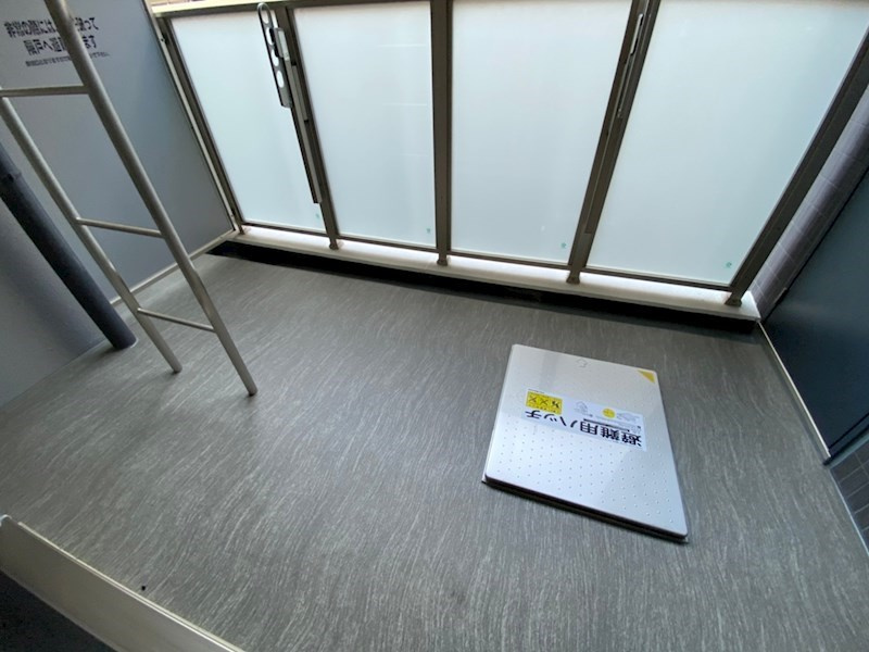 神戸市中央区加納町２丁目の賃貸マンションのバルコニー