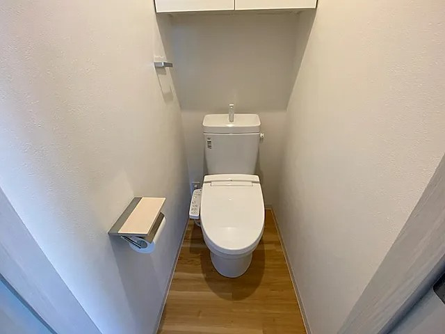芦屋市川西町の賃貸マンションのトイレ