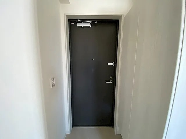芦屋市川西町の賃貸マンションの玄関