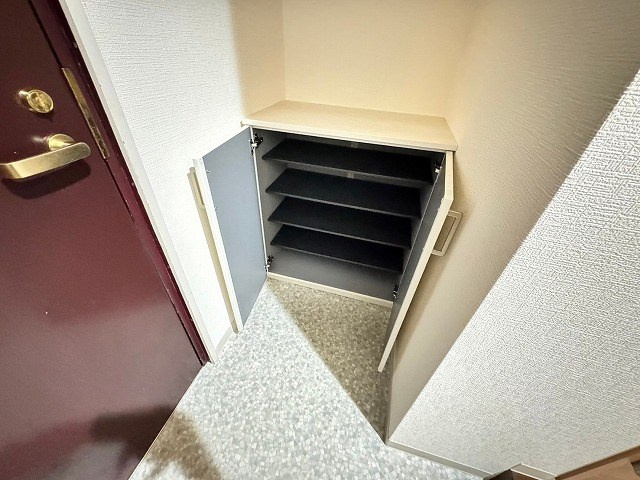 神戸市中央区中町通４丁目の賃貸マンションの玄関