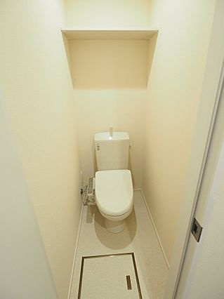 神戸市東灘区田中町１丁目の賃貸マンションのトイレ