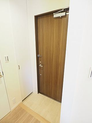 神戸市東灘区田中町１丁目の賃貸マンションの玄関
