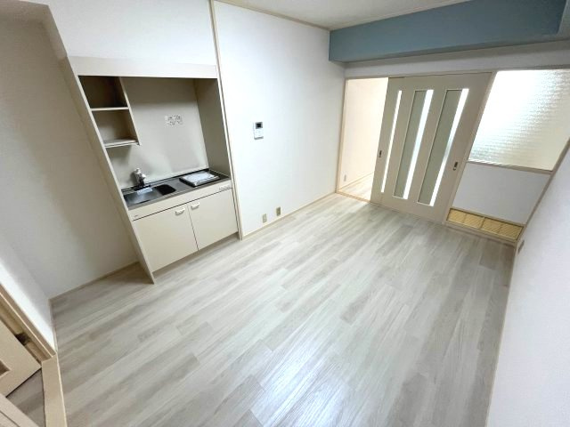 芦屋市大桝町の賃貸マンションの居間・リビング