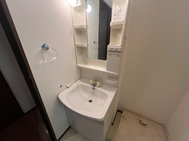 芦屋市大原町の賃貸マンションの洗面所
