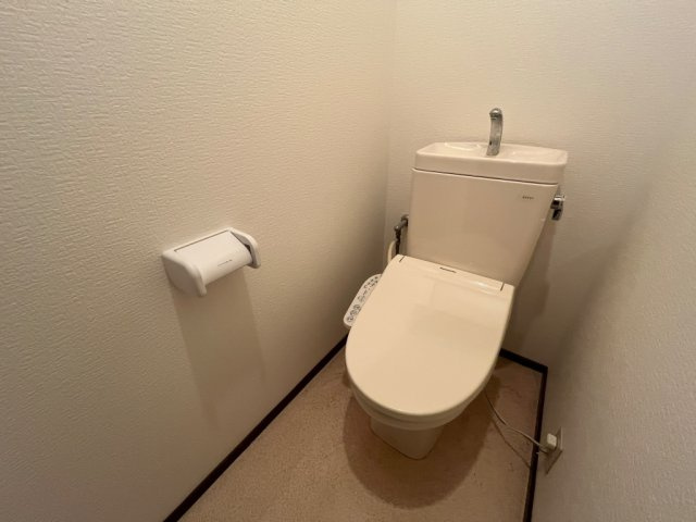芦屋市大原町の賃貸マンションのトイレ