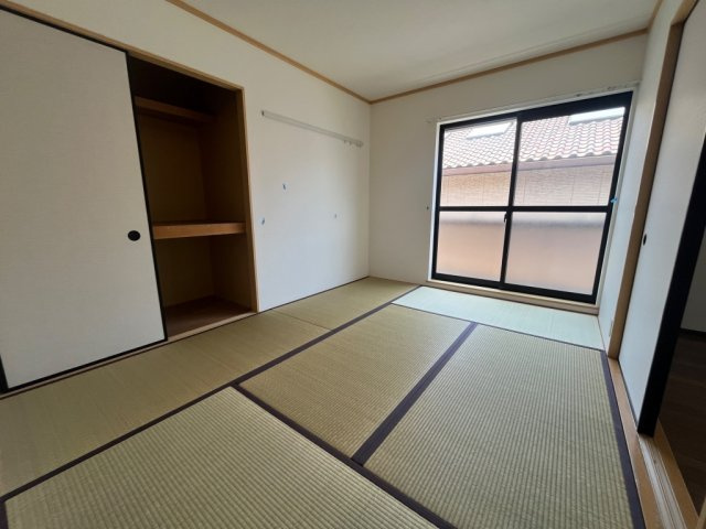 芦屋市大原町の賃貸マンションの居間・リビング