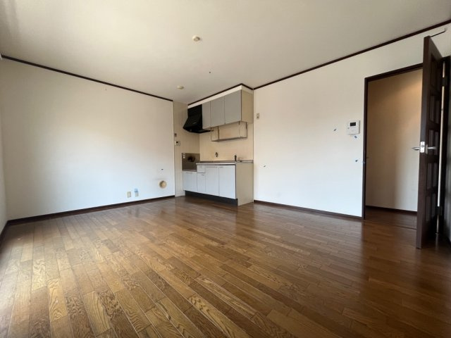 芦屋市大原町の賃貸マンションの居間・リビング