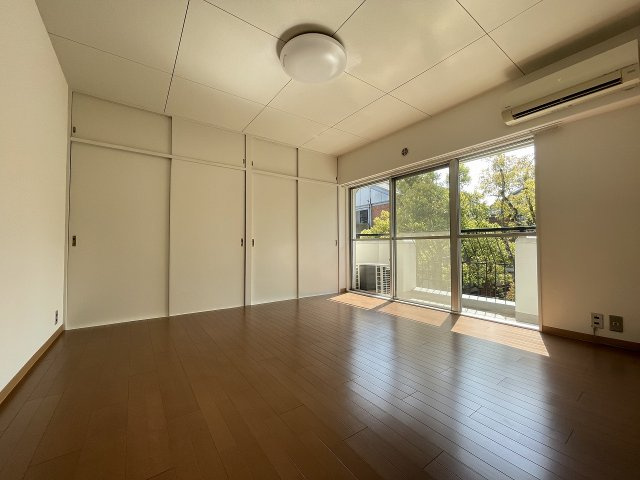 神戸市中央区北野町２丁目の賃貸マンションの居間・リビング