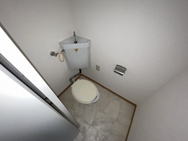 神戸市中央区北野町２丁目の賃貸マンションのトイレ