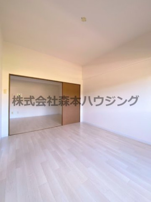 【洋室】 | 　シャトー東寝屋川 | きれいな洋室です