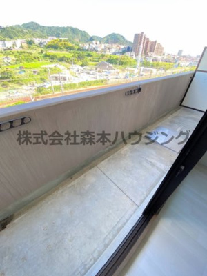 【バルコニー】 | 　シャトー東寝屋川 | お洗濯にも便利なバルコニー付き
