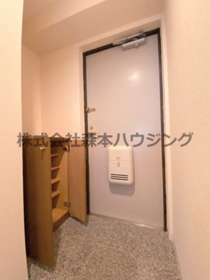 【収納】 | 　シャトー東寝屋川 | シューズボックスついてます